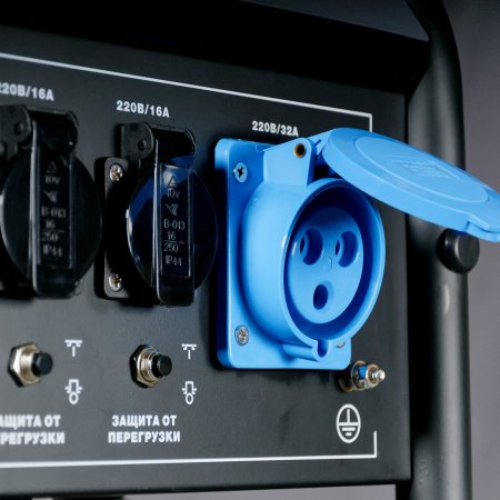 Бензиновый генератор с электростартером и коннектором автоматики FUBAG BS 7500 A ES в Архангельске фото